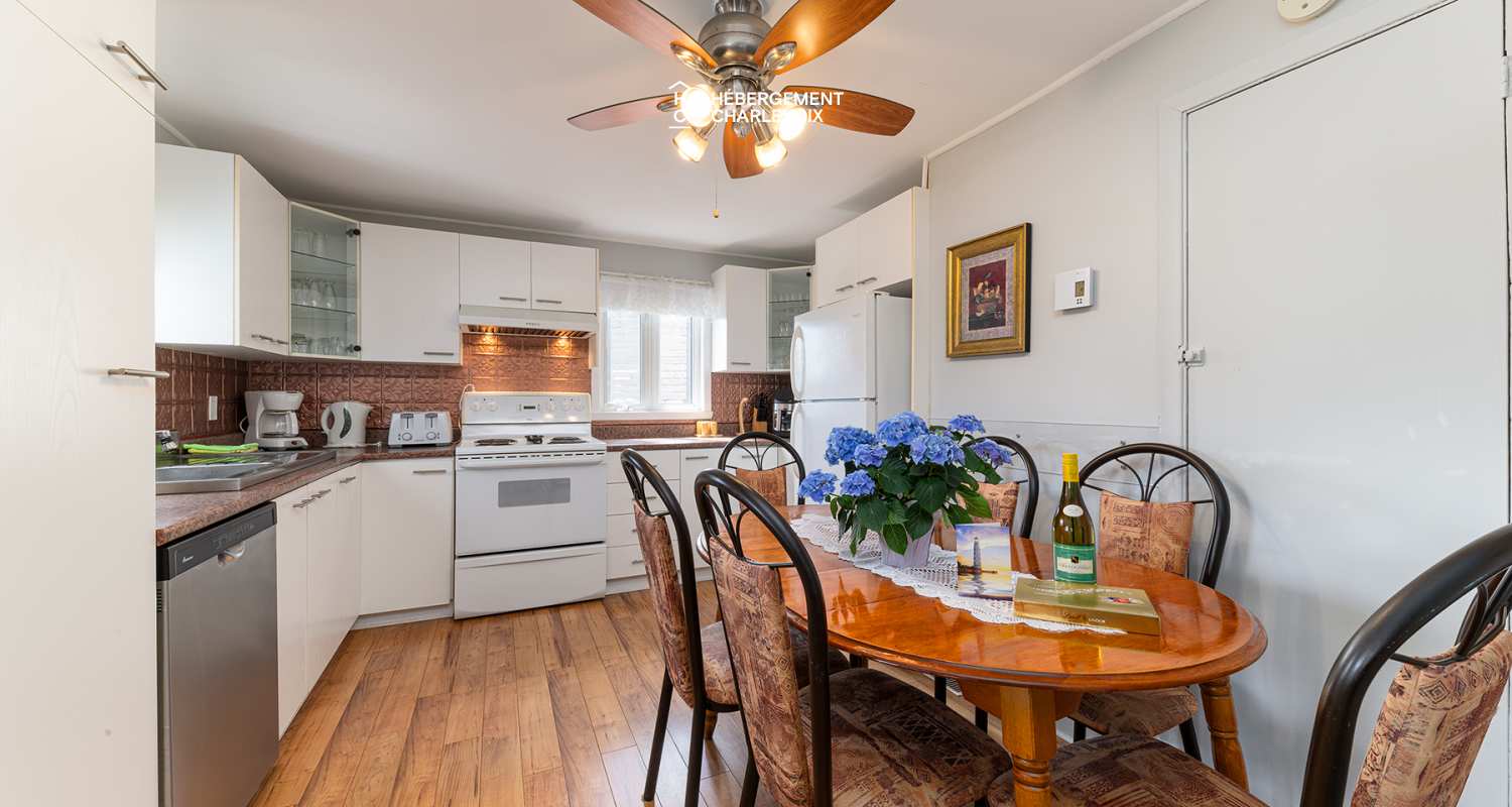 LOG-911 - In the heart of the village